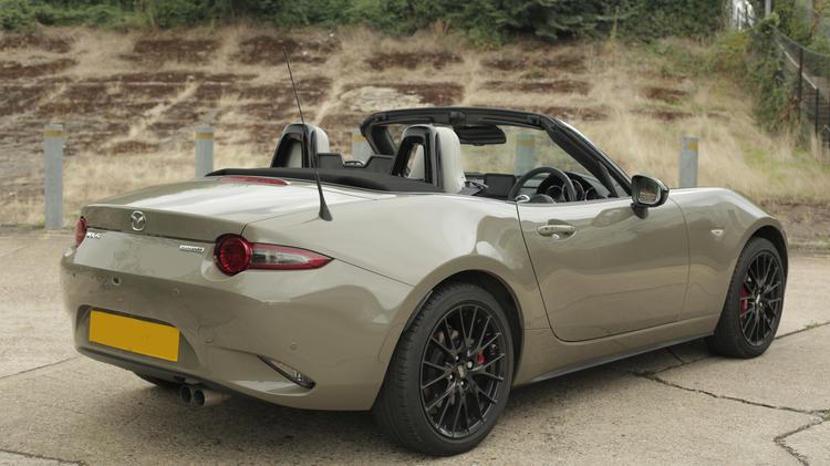 MAZDA MX-5 CONVERTIBLE 2.0 [184] Exclusive-Line 2dr